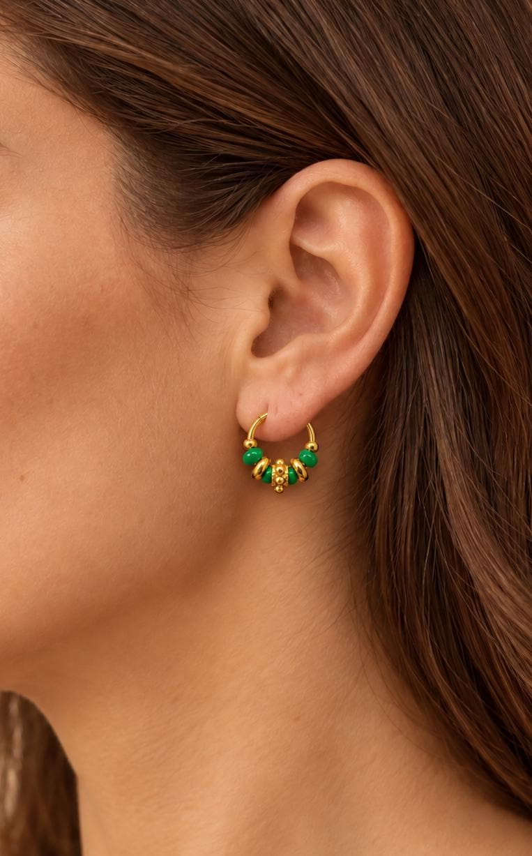 Mini-créoles "Douceur" – Perles colorées et détails dorés – Alma Rosa
