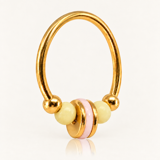 White colored pearl hoop earrings with gold details – Alma Rosa