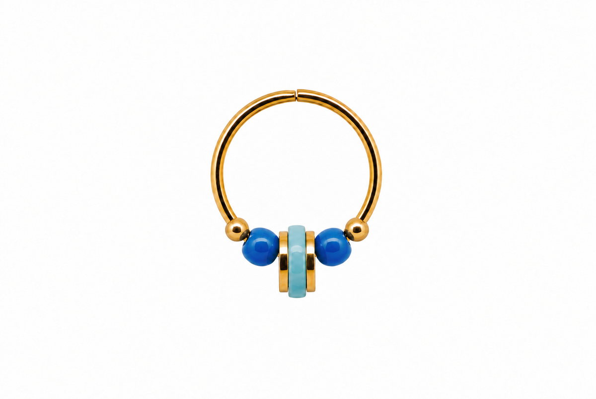 Mini-créoles perles colorées bleues et détails dorés - Alma Rosa