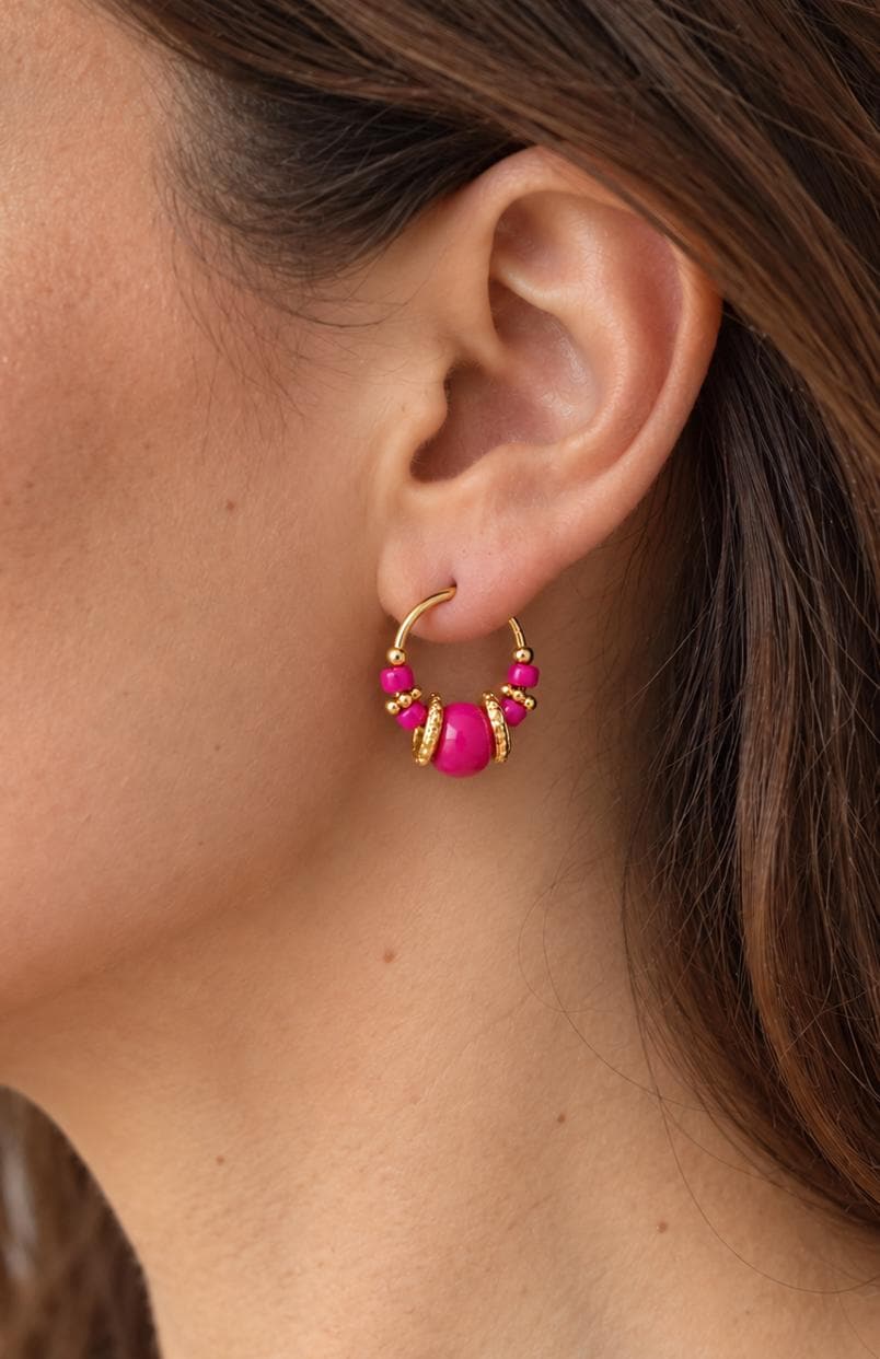 Mini-créoles perles colorées roses et détails dorés – Alma Rosa