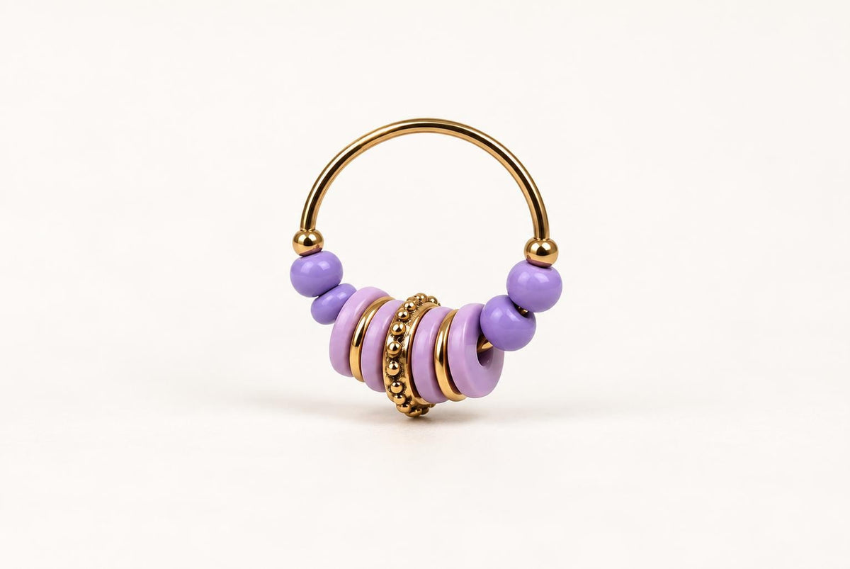 Mini-créoles avec perles lilas et détails dorés – Alma Rosa