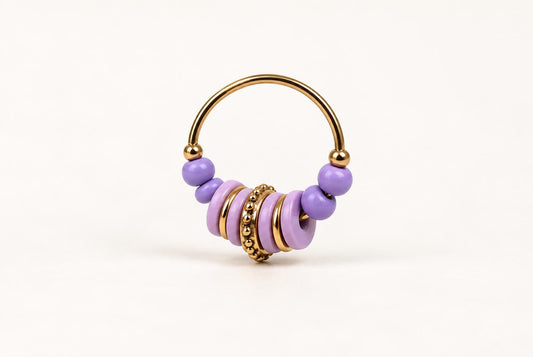 Mini-créoles avec perles lilas et détails dorés – Alma Rosa