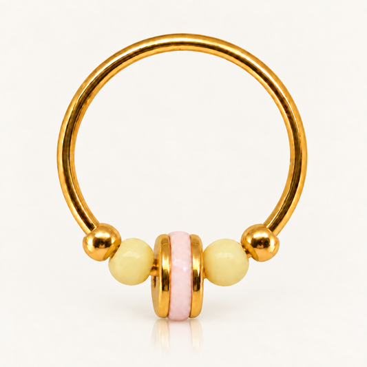 White colored pearl hoop earrings with gold details – Alma Rosa