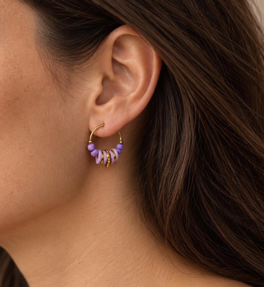 Mini-créoles avec perles lilas et détails dorés – Alma Rosa