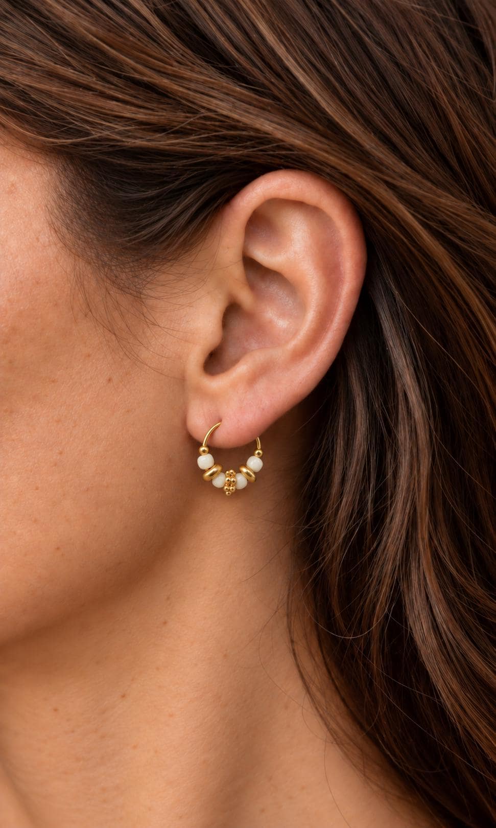 Mini-créoles "Douceur" – Perles colorées & détails dorés | Alma Rosa